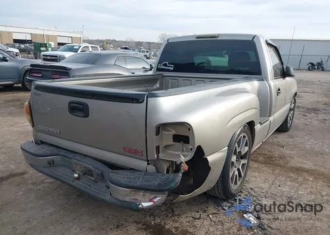 2002 GMC Sierra 1500 Sl z USA, uszkodzony, nr VIN 1GTEC14W92Z137602